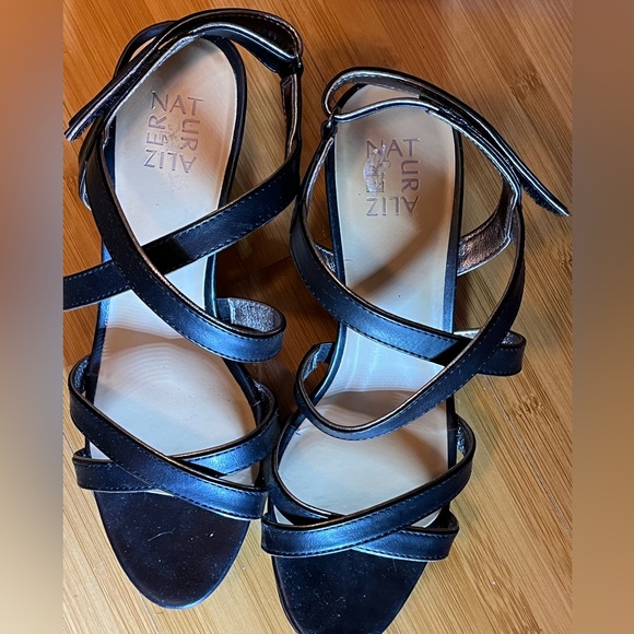 Naturalizer strappy heels - Picture 2 of 4